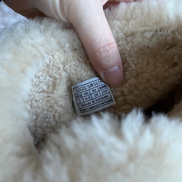 UGG Australia Elijo Sheepskin Shearling Leather Boots in Chestnut (Women's 8) - Picture 6 of 9